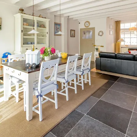 Spacious Holiday In With Garden