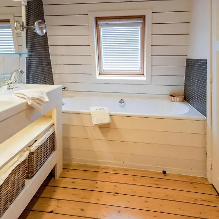 Spacious Holiday In With Garden Nieuwpoort