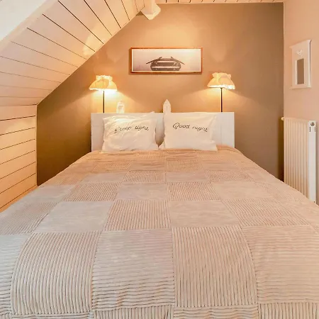 Spacious Holiday In With Garden Nieuwpoort