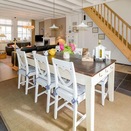 Spacious Holiday In With Garden Nieuport